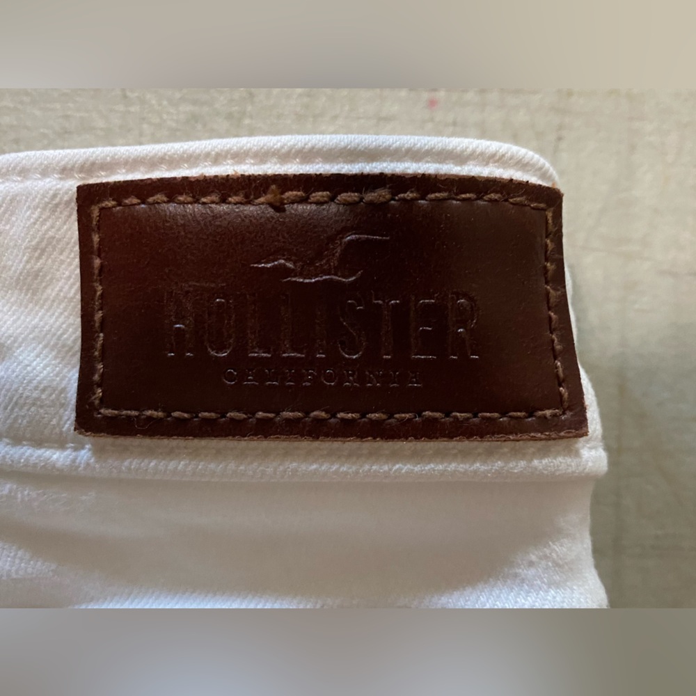 Hollister White Ripped Skinny Jeans - Picture 6 of 12